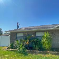 Expert-Shingle-Roof-Cleaning-in-Deltona-FL 0